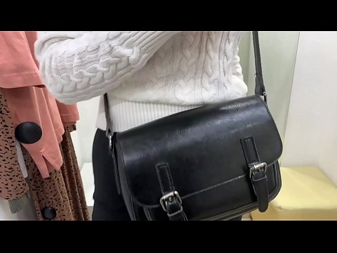 ❤️ Мастурбатсияи оммавии зани ҷавон ФералБерри бо дилдо дар утоқи мувофиқ ️❌ Порнои мақъад дар мо ❌❤